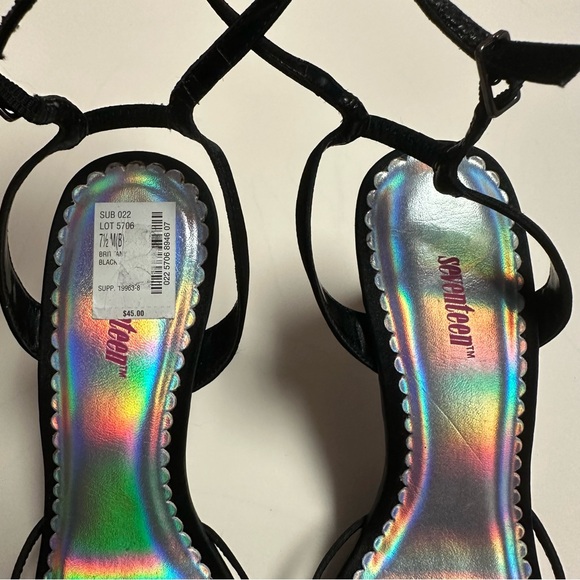 Vintage Rosette Black Heel - Picture 11 of 11